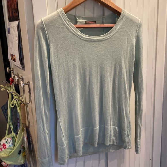 Silk & Cashmere Aqua Round Neck Top.  Size Medium/Large. - Picture 1 of 5